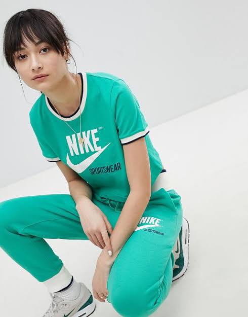 Nike Yeşil Kadın Crop Tshirt XS