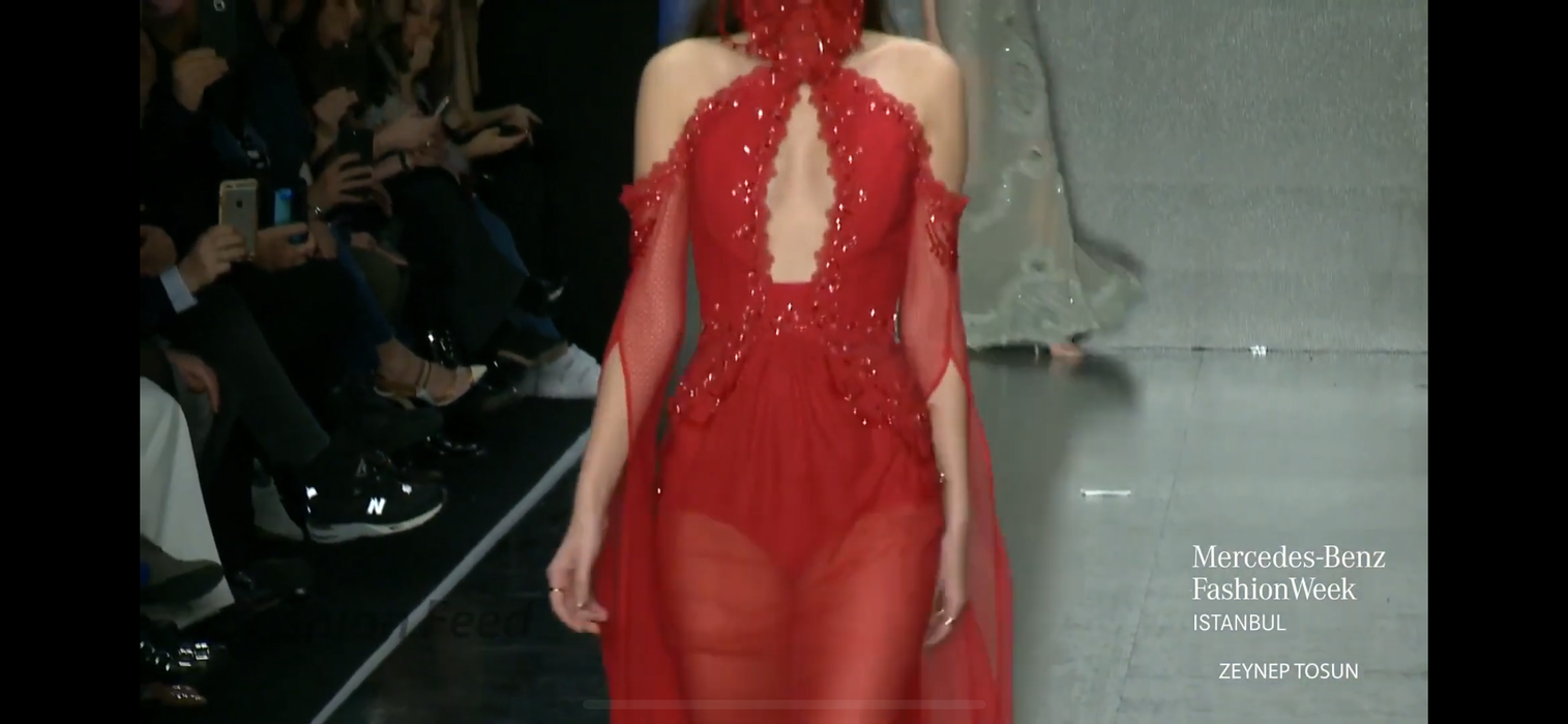 Zeynep Tosun Kırmızı Tasarım Elbise S