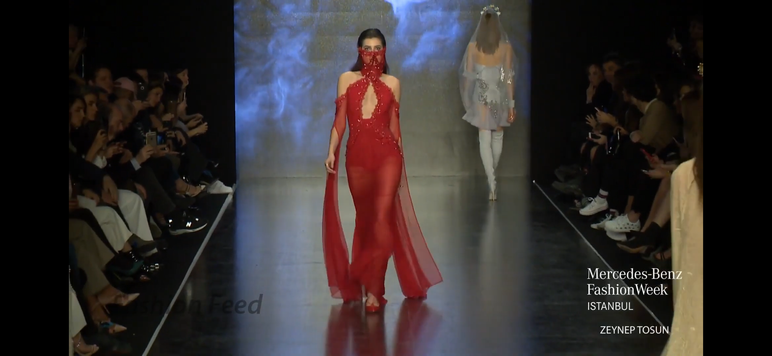 Zeynep Tosun Kırmızı Tasarım Elbise S