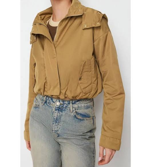 Trendyol Bej Kadın Crop Ceket S