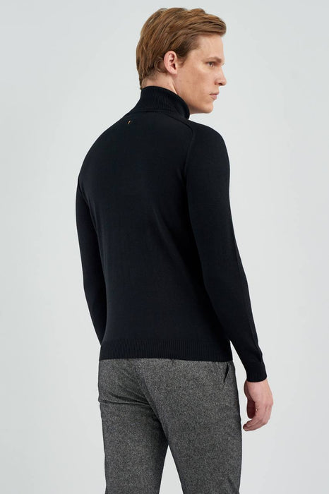 Giovane G. Siyah Erkek Kazak S