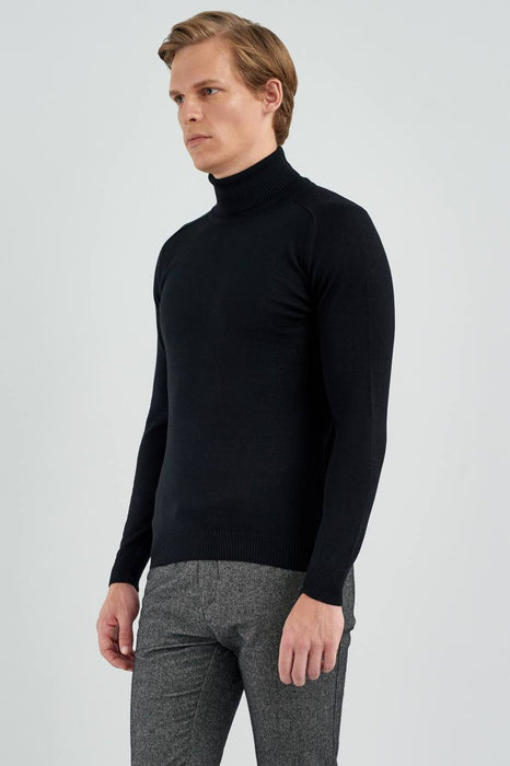 Giovane G. Siyah Erkek Kazak S