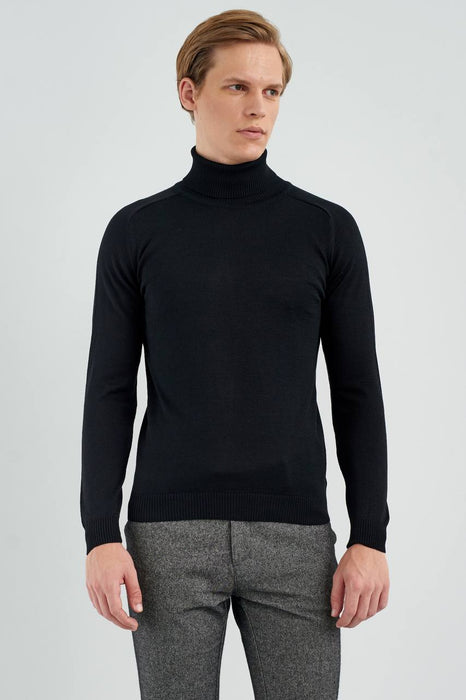 Giovane G. Siyah Erkek Kazak S